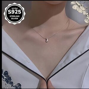 Elegant Silver Teardrop Pendant Necklace
